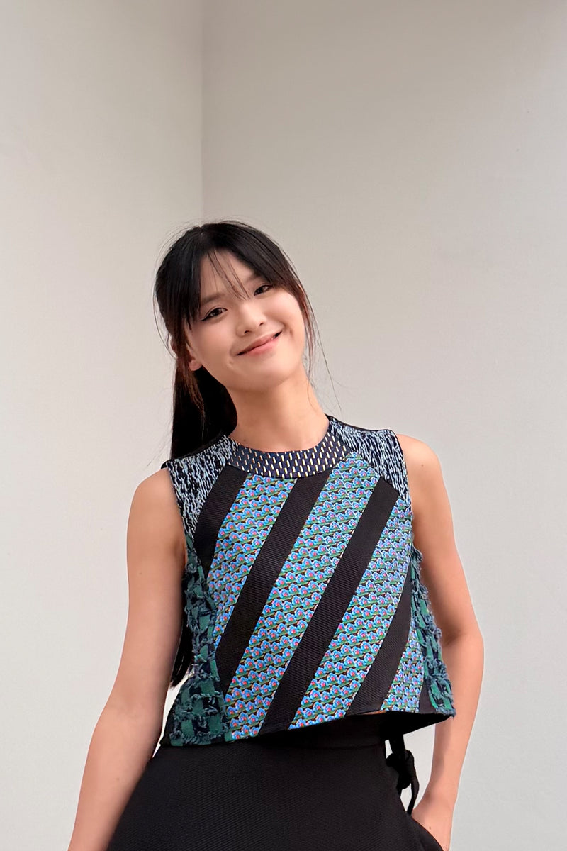 LUNAR 2026 TT01 || ZAG CROPPED TOP