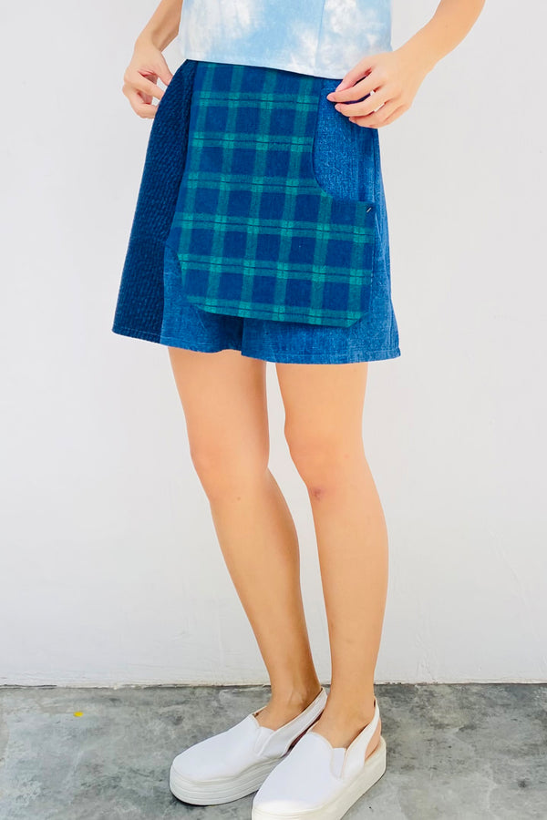 S18 SP01 || DENIM SHORTS WITH CHECKS FLAP