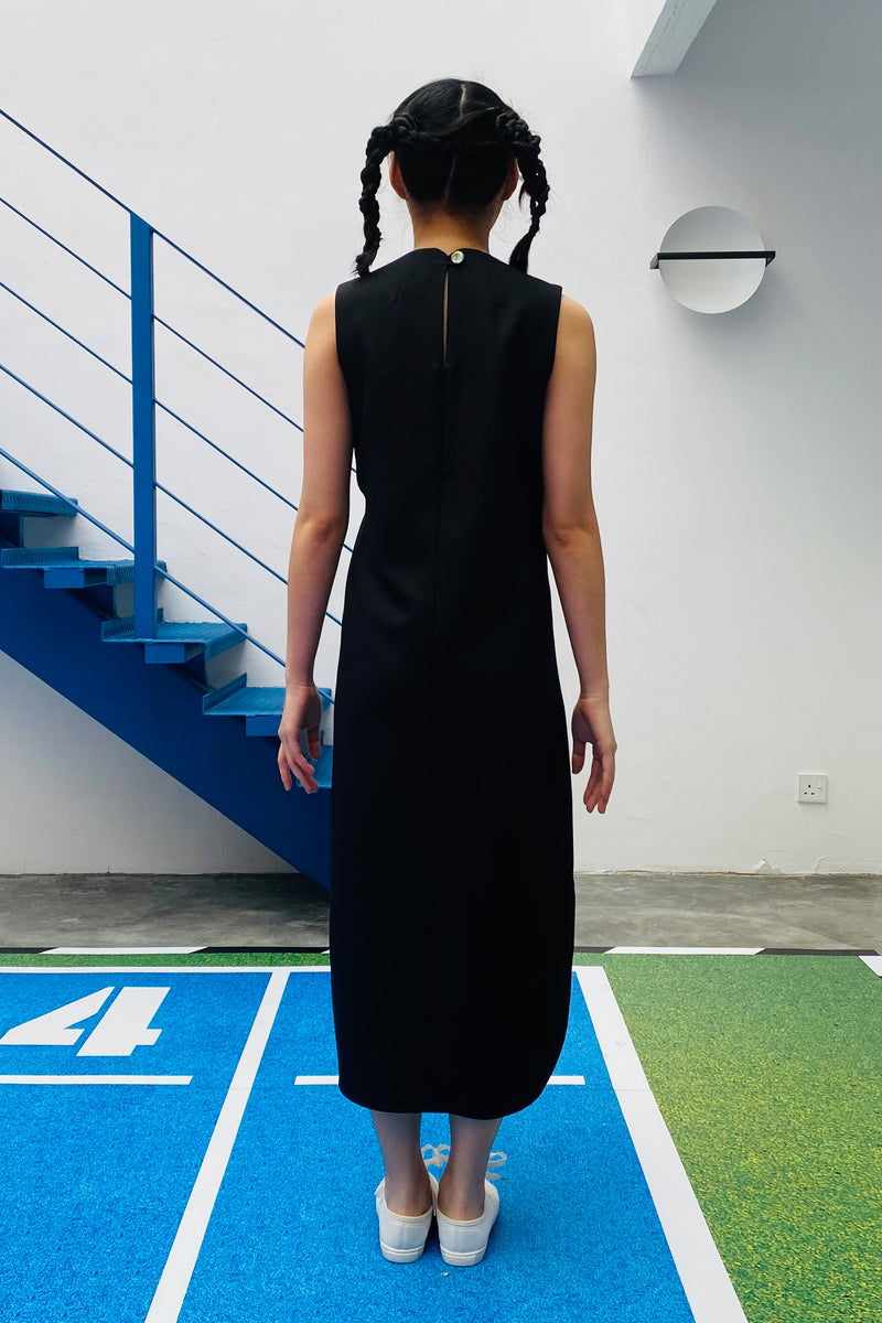 LUNAR 2022 DD02A  || FUWA FUWA MIDI DRESS IN BLACK